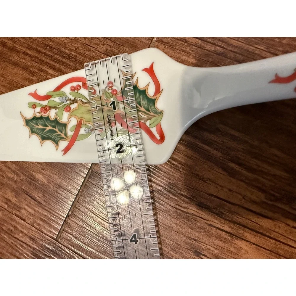 Andrea by Sadek Christmas Garland Ceramic Pie Cake Server Holly Berry Japan 1994